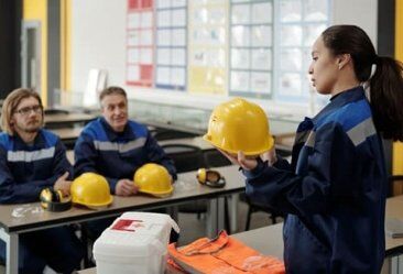 Treinamento em Segurança do Trabalho: Capacitando Equipes e Reduzindo Riscos Ocupacionais Treinamento em Segurança do Trabalho: Capacitando Equipes e Reduzindo Riscos Ocupacionais